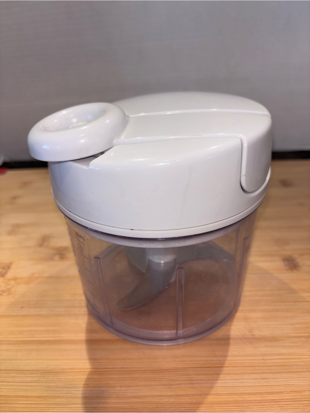 Pampered chef hand crank food processor with rare storage lid